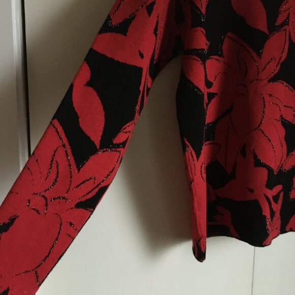Tahari Abstract Carnation Red and Black Mockneck Sweater - Picture 3 of 13